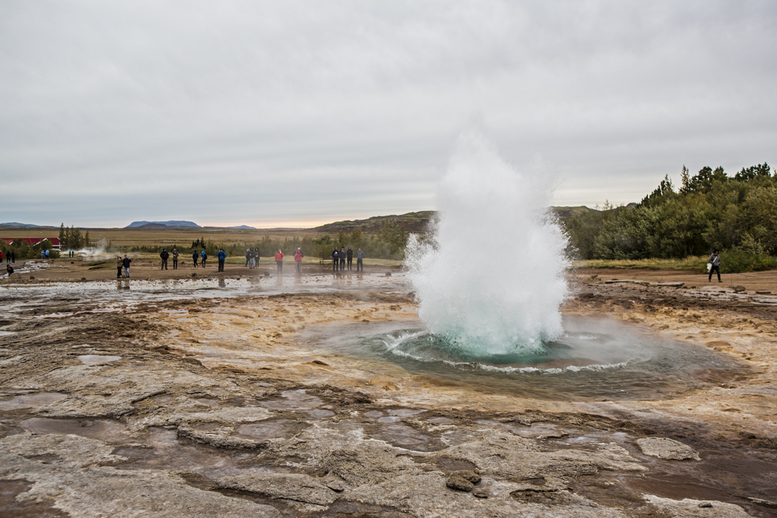 Geysir erupting.