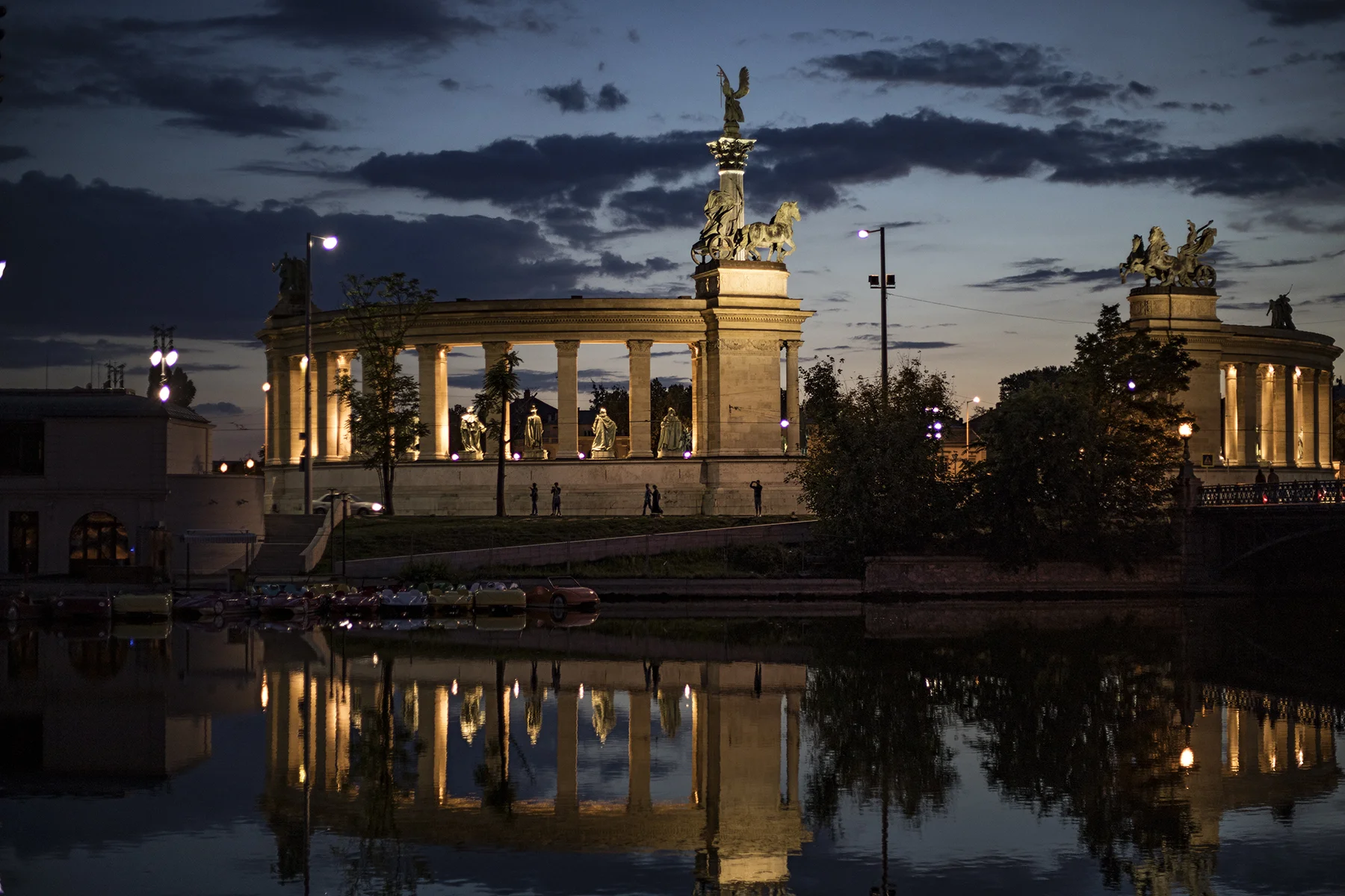 The back side of Heroe's Square at dusk.