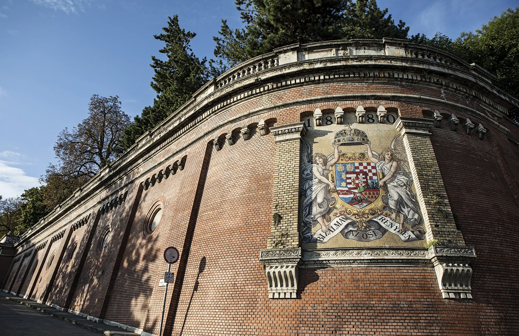 Coat of arms below the Buda castle.
