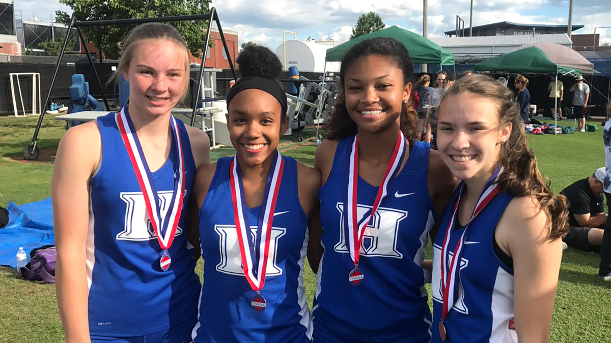 Congratulations to our 4x100 team of Rebekah Jennings, Alexandria Ellis, Nia Bowley, and Abigail Howell for a season PR and 6th place finish at the state championships!
