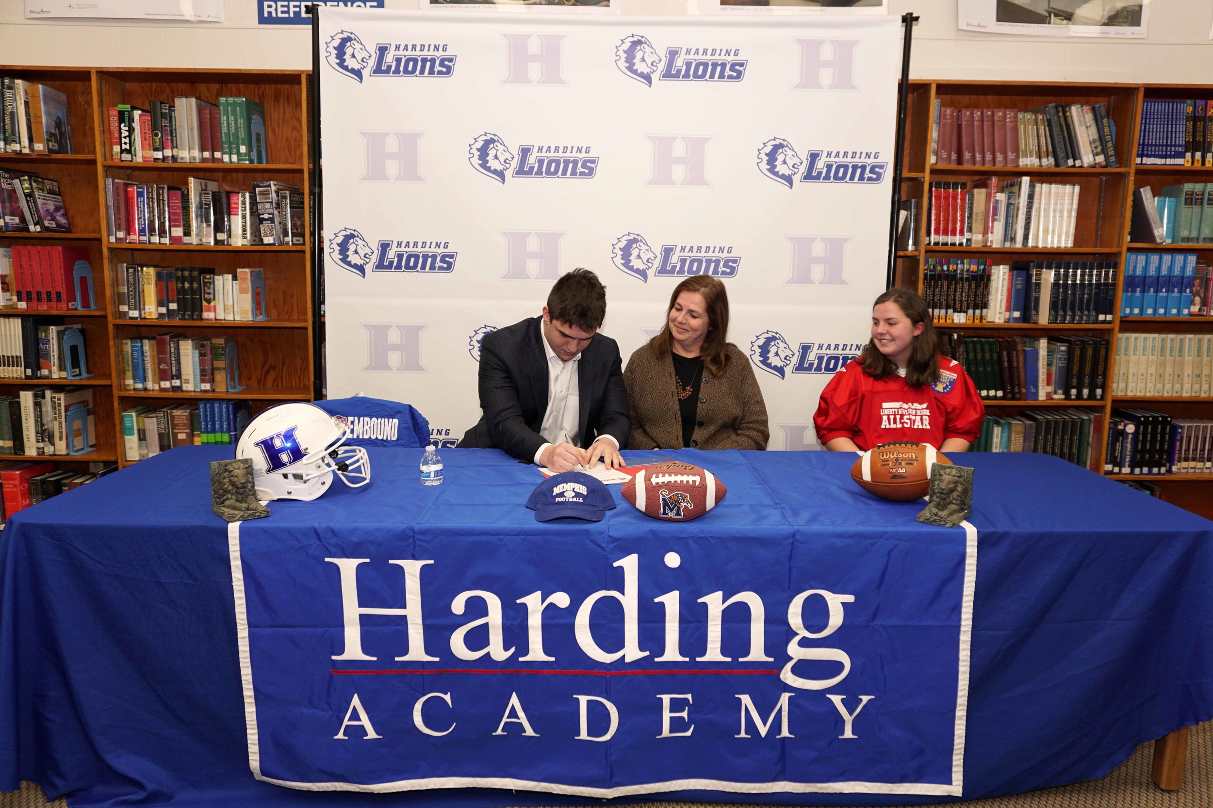 Feb7 WillLawrenceSigning08.jpg