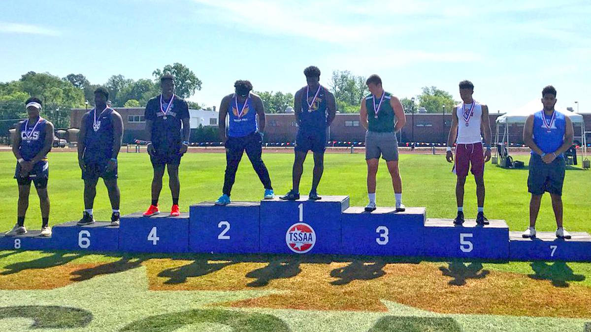 Adrian Scott finishes 7th in the discus.
