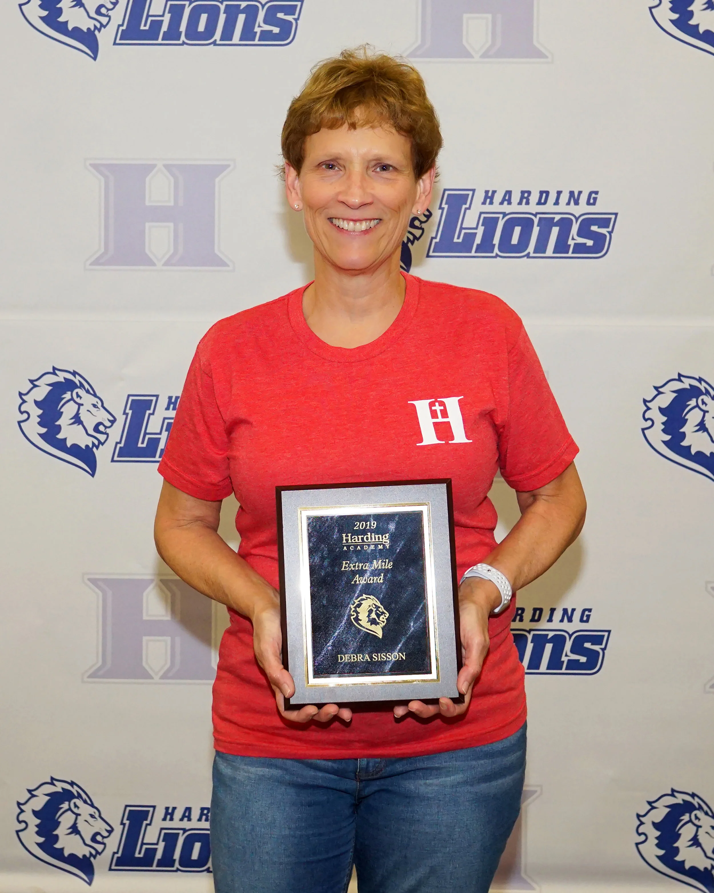 Extra Mile Award–Debra Sisson