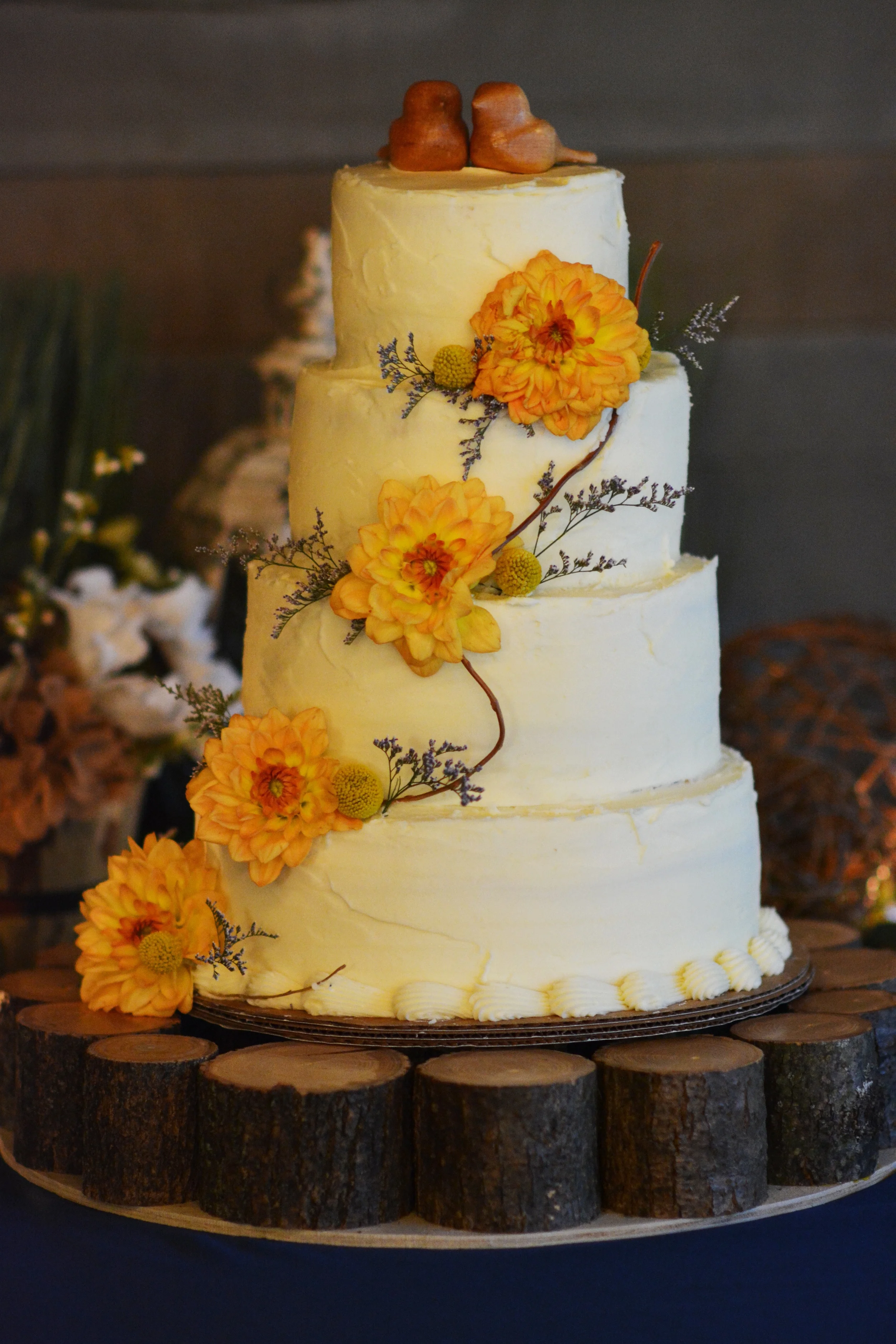 Hermitage Wedding flower cake.jpeg