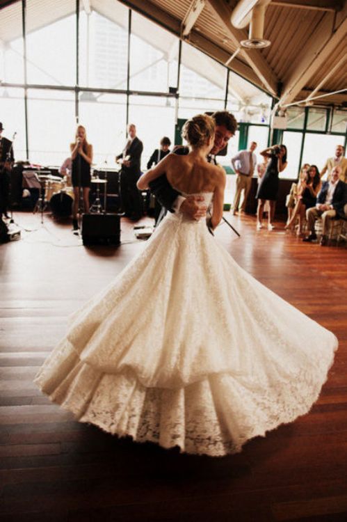 http://theberry.com/2012/03/26/b-e-a-u-t-i-f-u-l-wedding-ideas-34-photos-2/