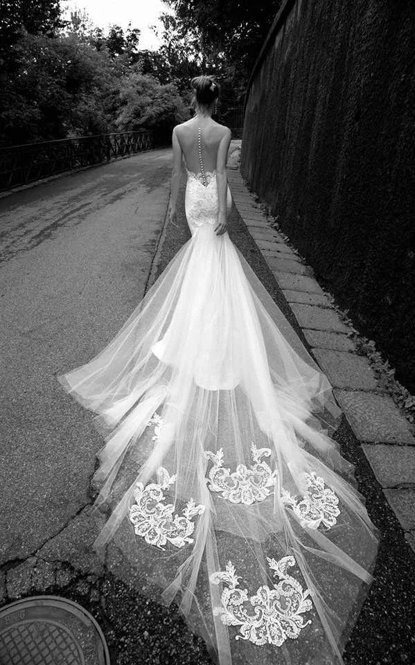 http://www.modwedding.com/2015/10/alessandra-rinaudo-wedding-dresses-2016-collection/