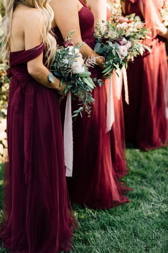 https://ruffledblog.com/a-california-garden-wedding-with-romantic-florals/