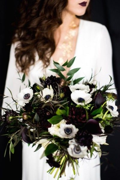 http://www.wantthatwedding.co.uk/2016/10/30/pull-off-chic-black-wedding-theme/
