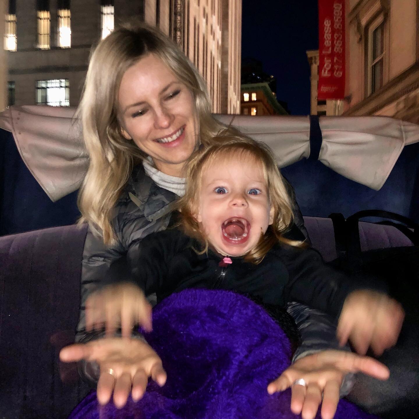 Safe to say @whereevieeats enjoyed the carriage ride 😂