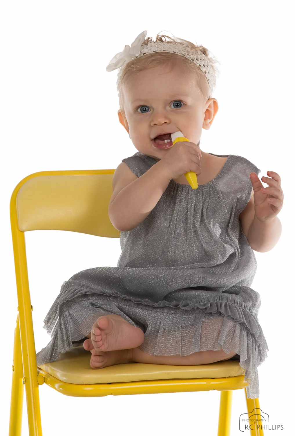 1/200 Sec. @ f/8.0 and 100 ISO; off-camera flashes in softboxes