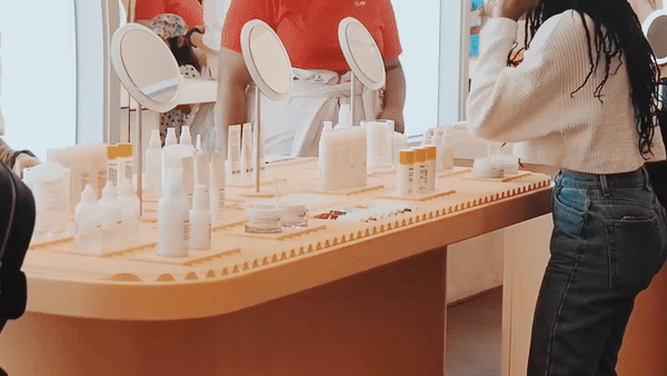 glossier+2 (1).gif