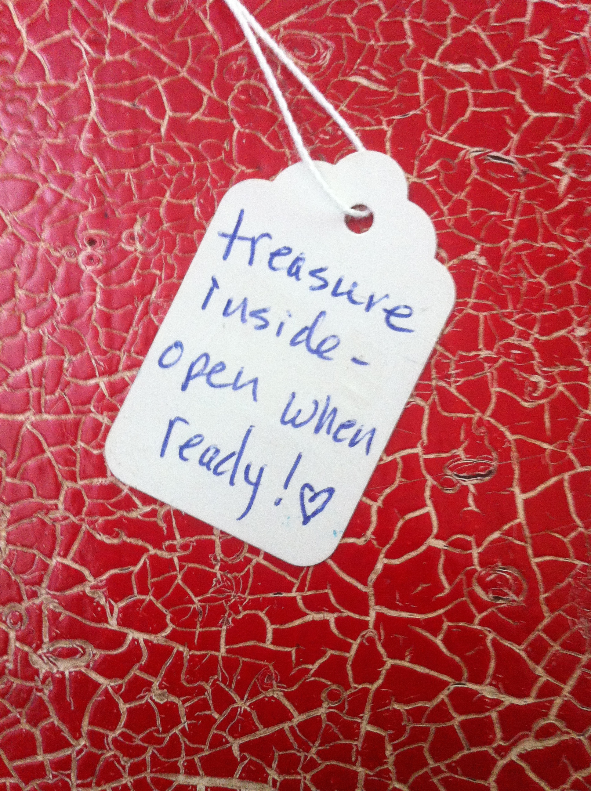 i added this tag to the ornament i made before sending it off to my friend