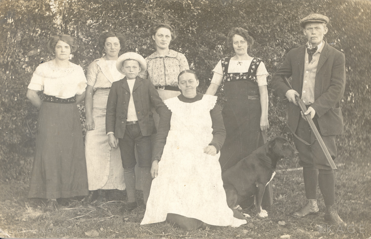Family picture, ca. 1912-1914