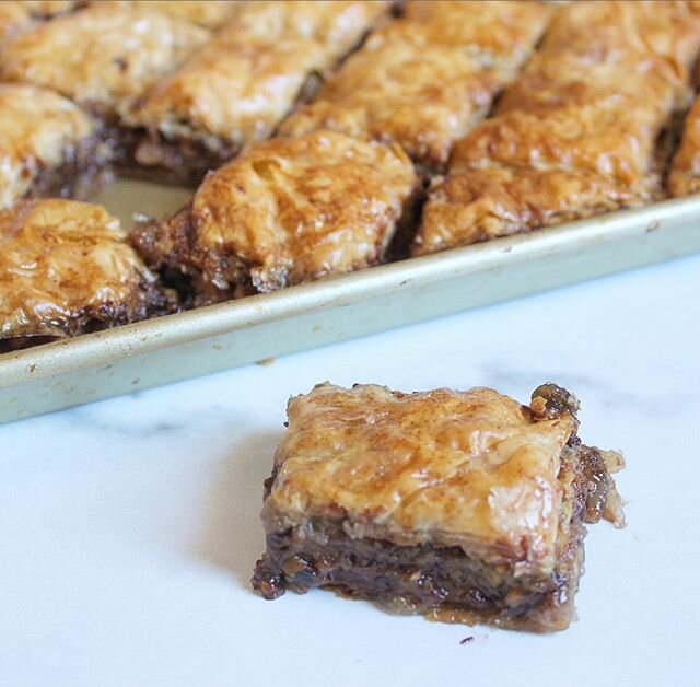 My husband and I are celebrating our 1 year wedding anniversary tomorrow (wow that was fast)! In honor of our honeymoon in Greece I have created a pretty special Baklava recipe. This isn&rsquo;t your average Baklava, this one has melty chocolate, cru