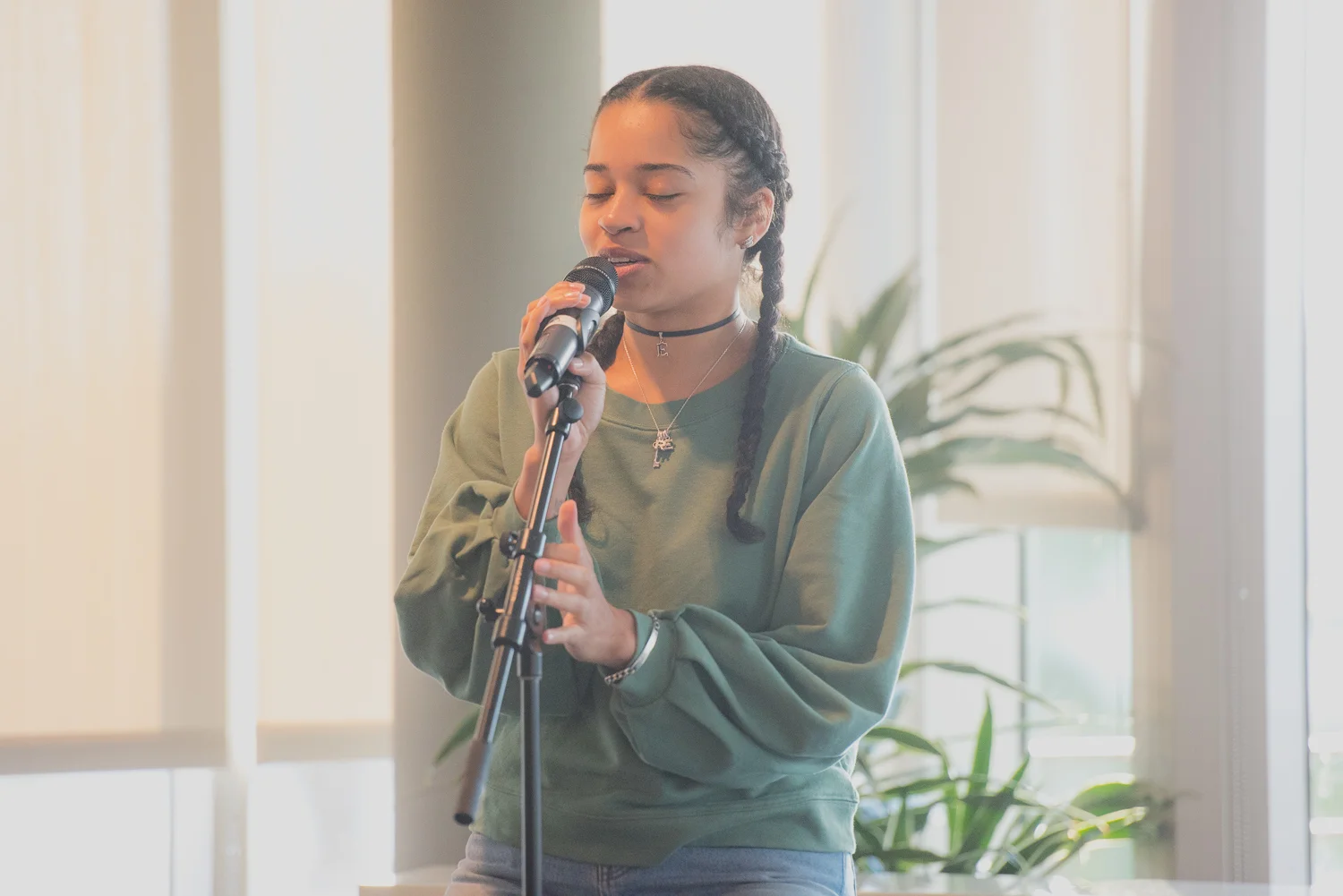 Ella Mai - Los Angeles - Interscope Records - 10.13.16-2.jpg