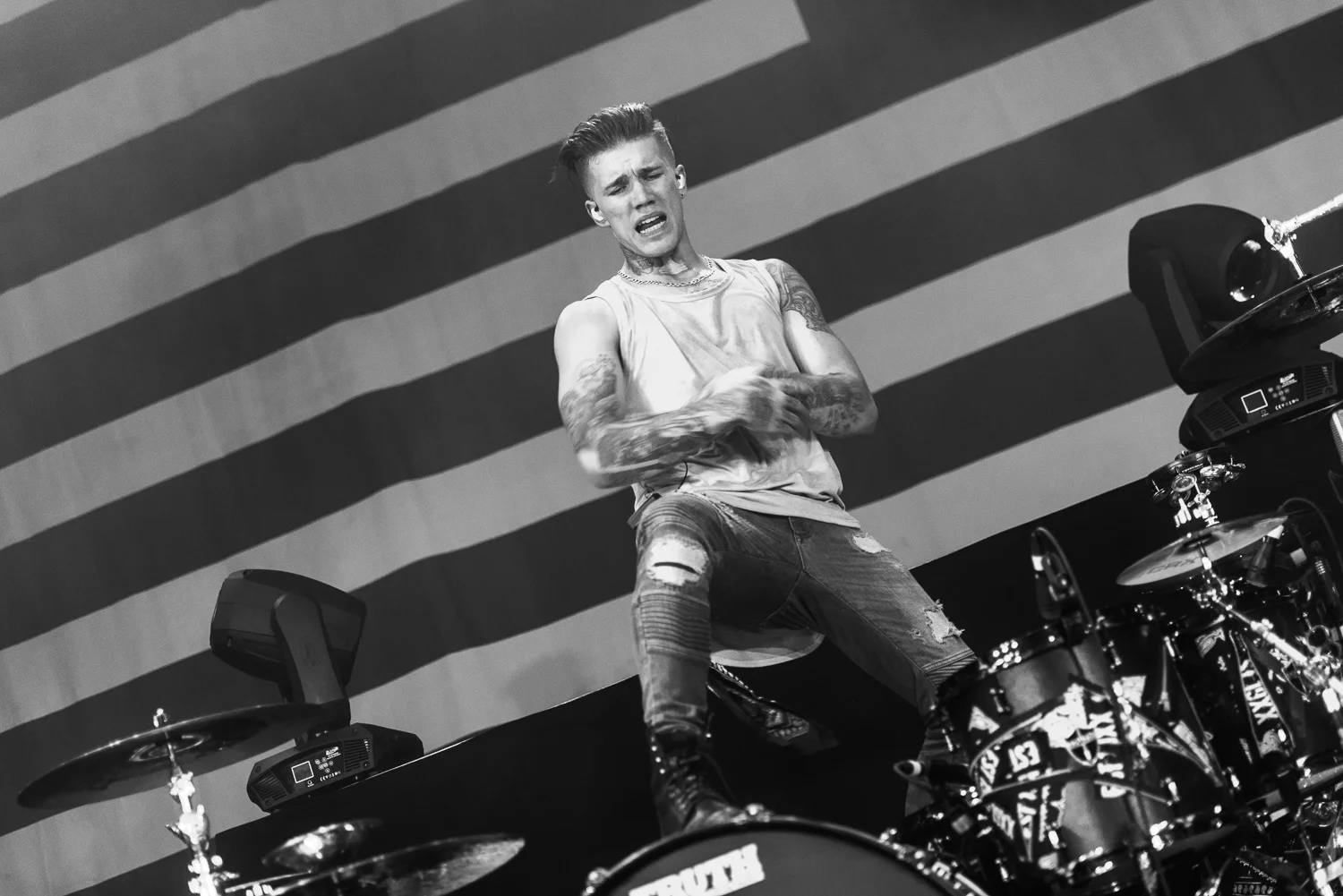 MGK - Los Angeles - Belasco Theatre - 10.13.16-51.jpg
