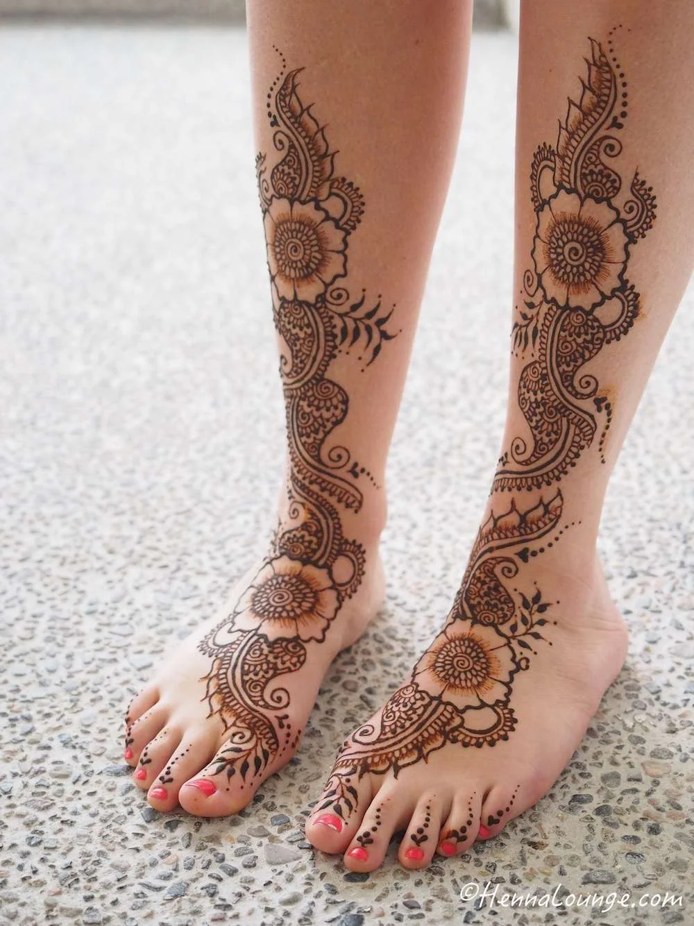 Her feet were my favorite, such a luxury to have beautifully decorated feet!