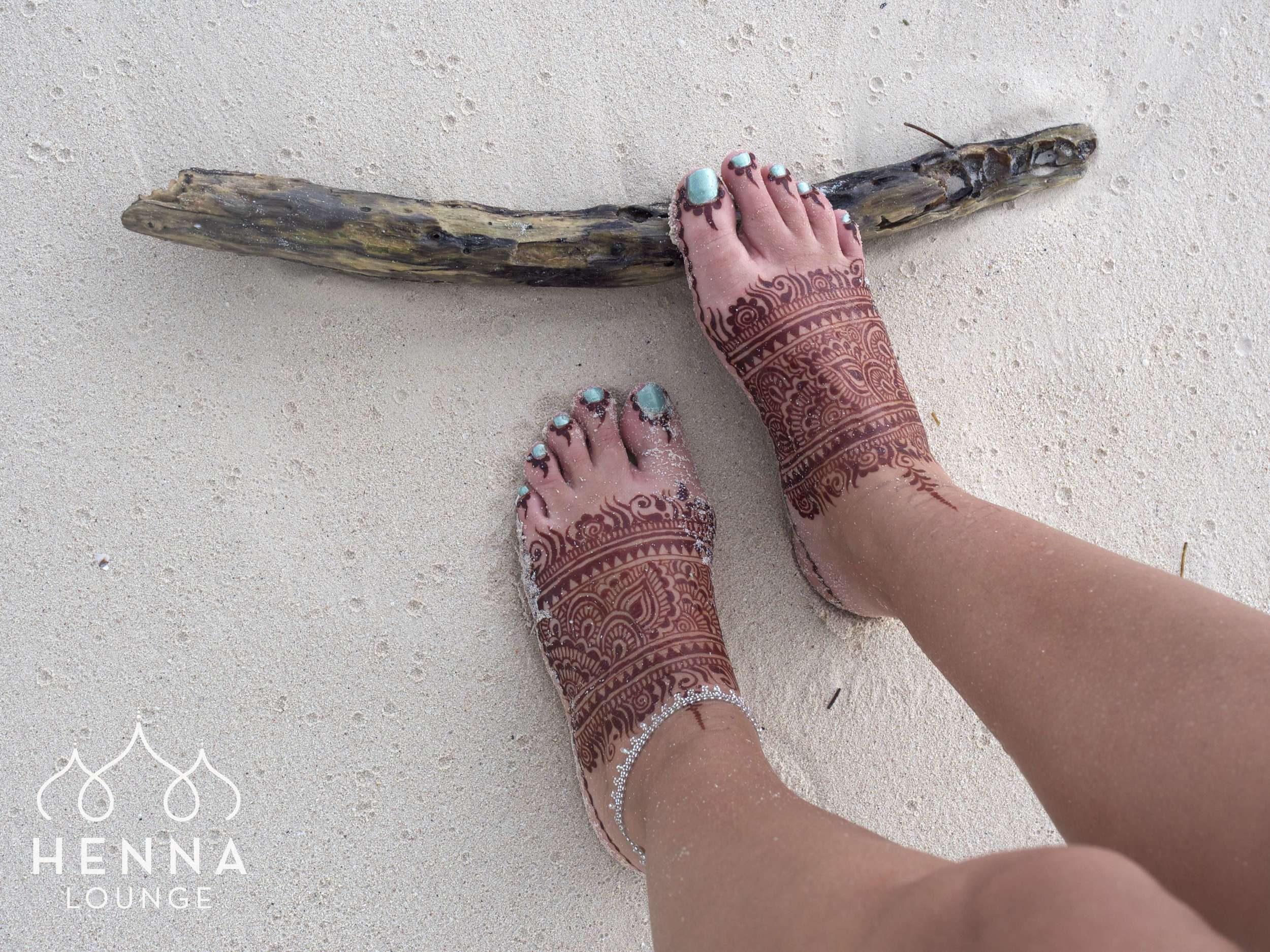 Killer henna stain, the warm and humid weather helps!