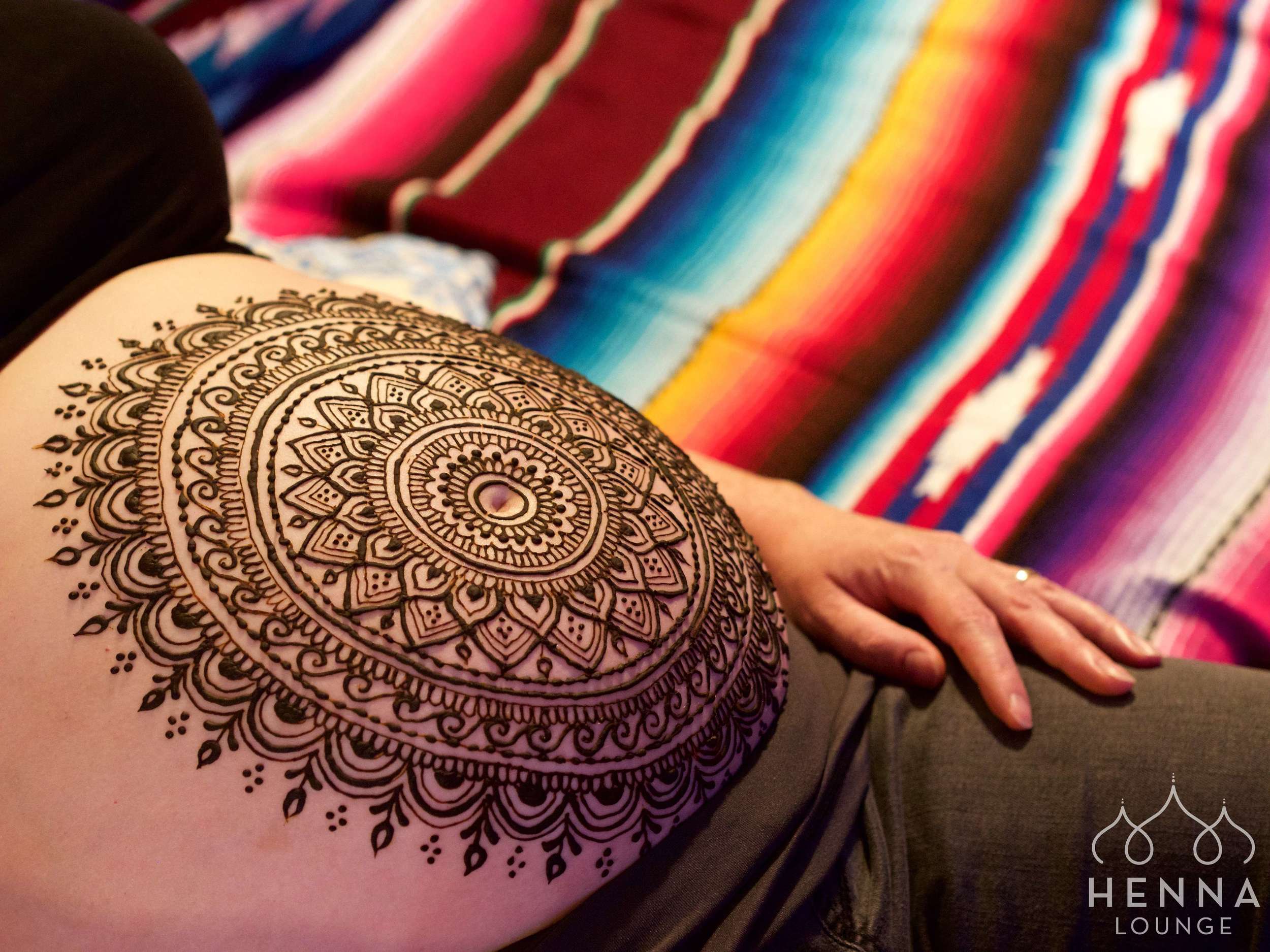 mandala mehndi.jpg