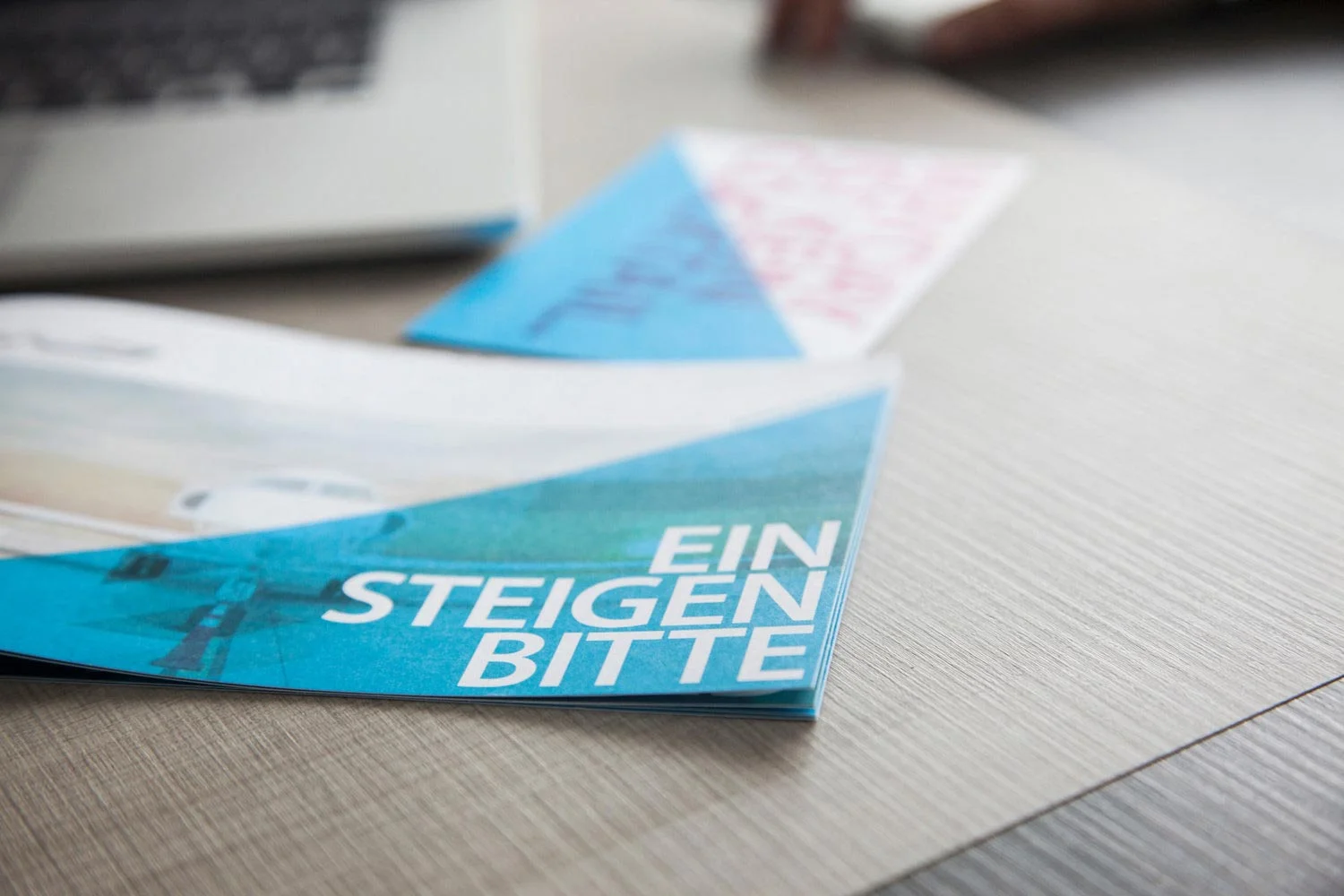 Werbefoto eines Corporate Flyer für M&D Aviation Marketing Imagekamapagne