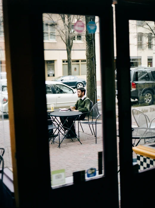 Camera: Mamiya AFD Lens: 80mm 2.8 Film: Expired FUJICOLOR PRO 400H