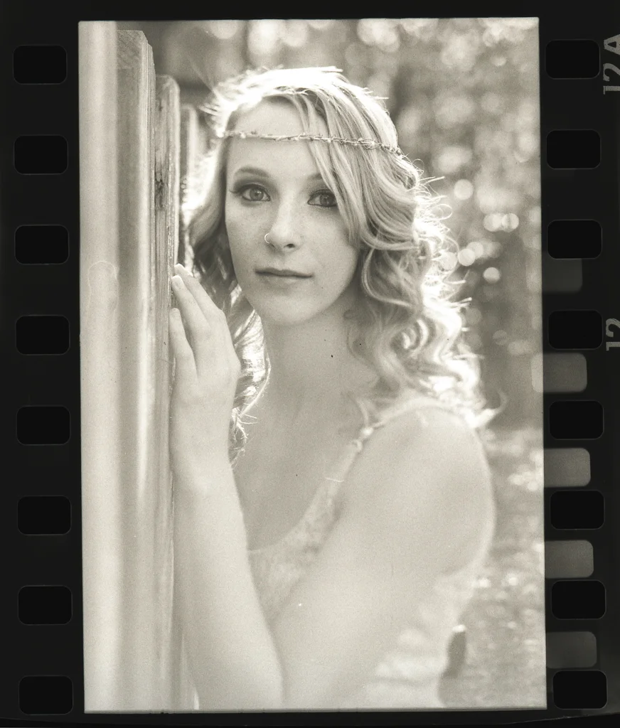 Camera: Minolta 7 Lens: LensBaby Edge 80 Model: Nicolette Grenier