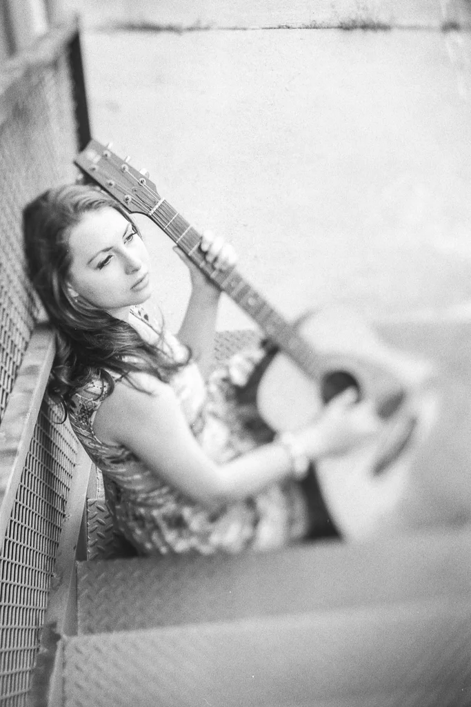 Camera: Minolta 7 Format: Hp5+ (Film) Lens: Lensbaby Edge 80 Model: Amber Barge