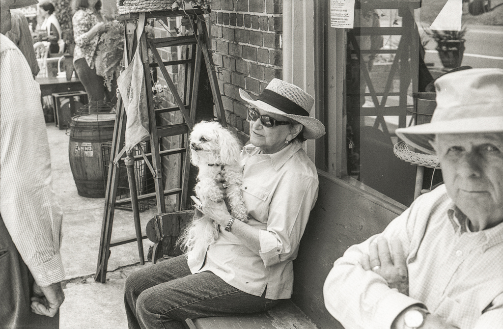 Camera: Canon IVSB2 Lens: Canon 50mm f/1.8 LTM "Type I" Film: Ilford HP5+
