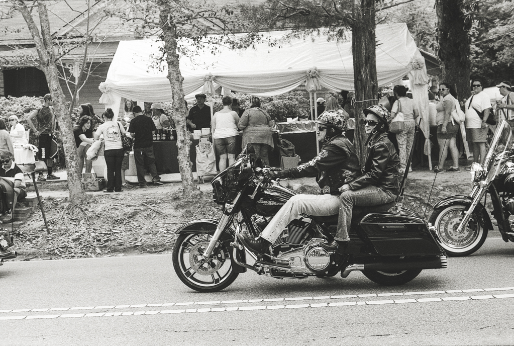 Camera: Canon IVSB2 Lens: Canon 50mm f/1.8 LTM "Type I" Film: Ilford HP5+
