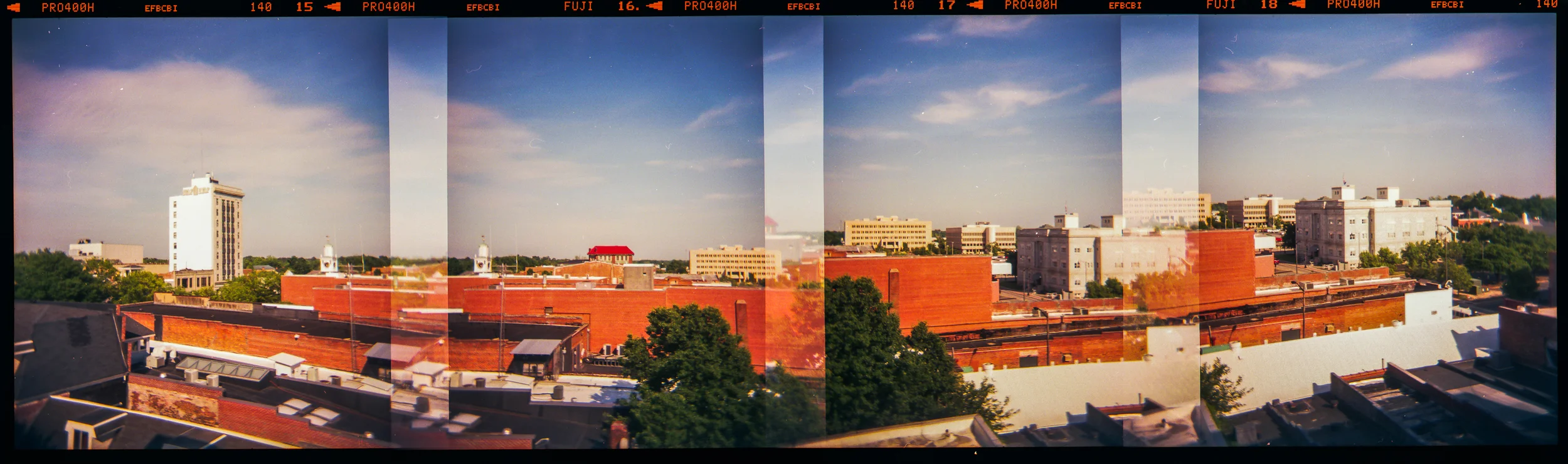 Camera: Holga 120 Film: Fuji 400H