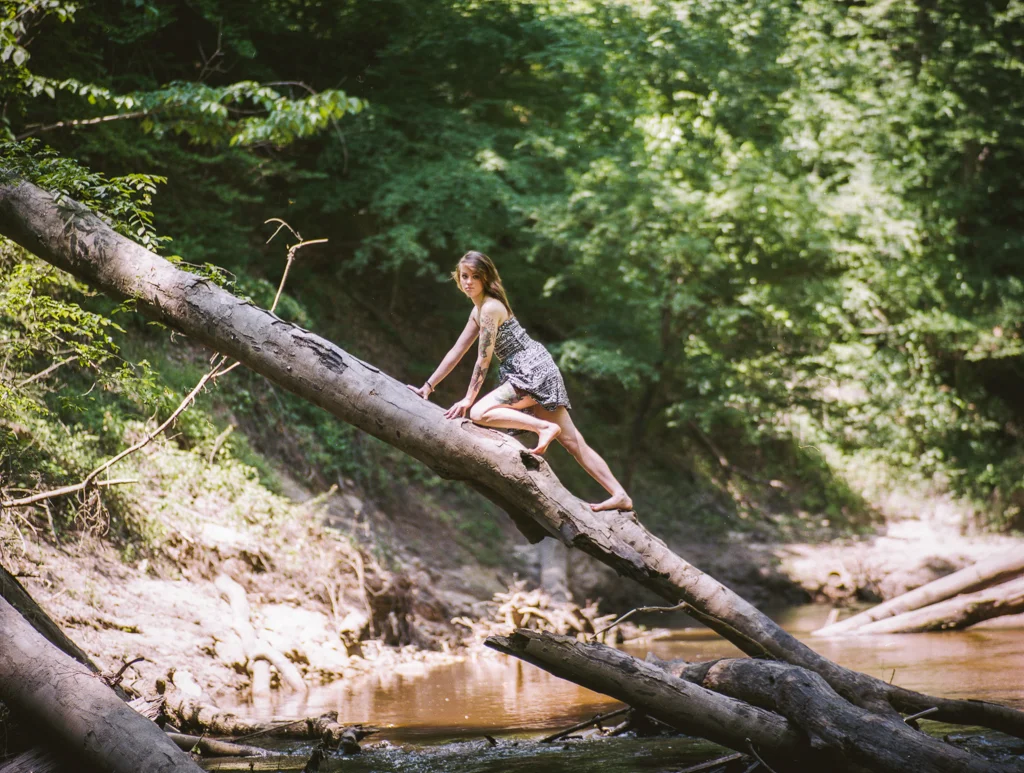 Camera: Mamiya AF Lens: Mamiya 150mm F3.5 Medium: Kodak Portra 400 (Film) Model: Mykayla Mckenzie