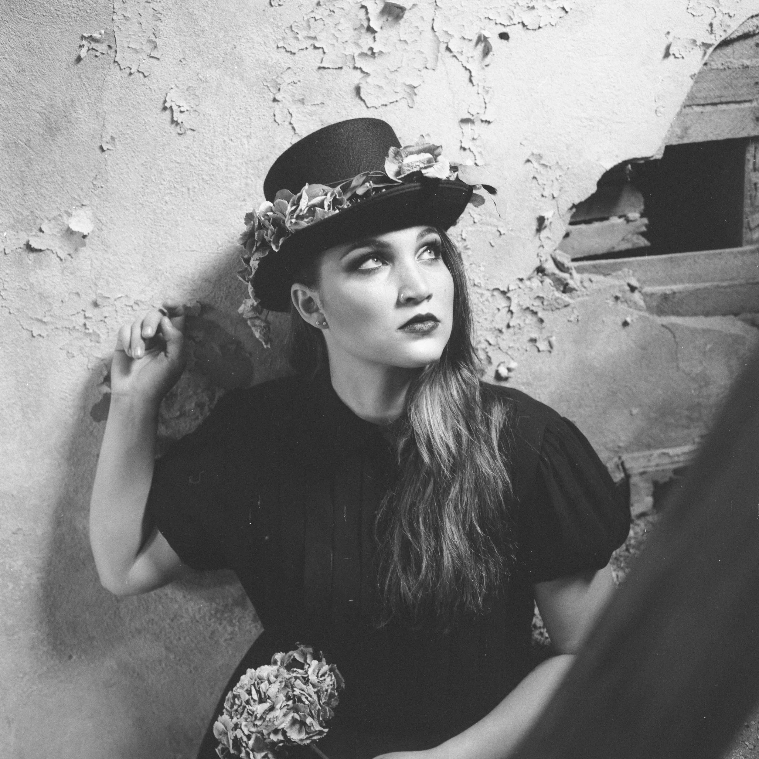 Model: Anna Schaefer Cameras used: Hasselblad 501CM Film: Hp5+ 120 medium format