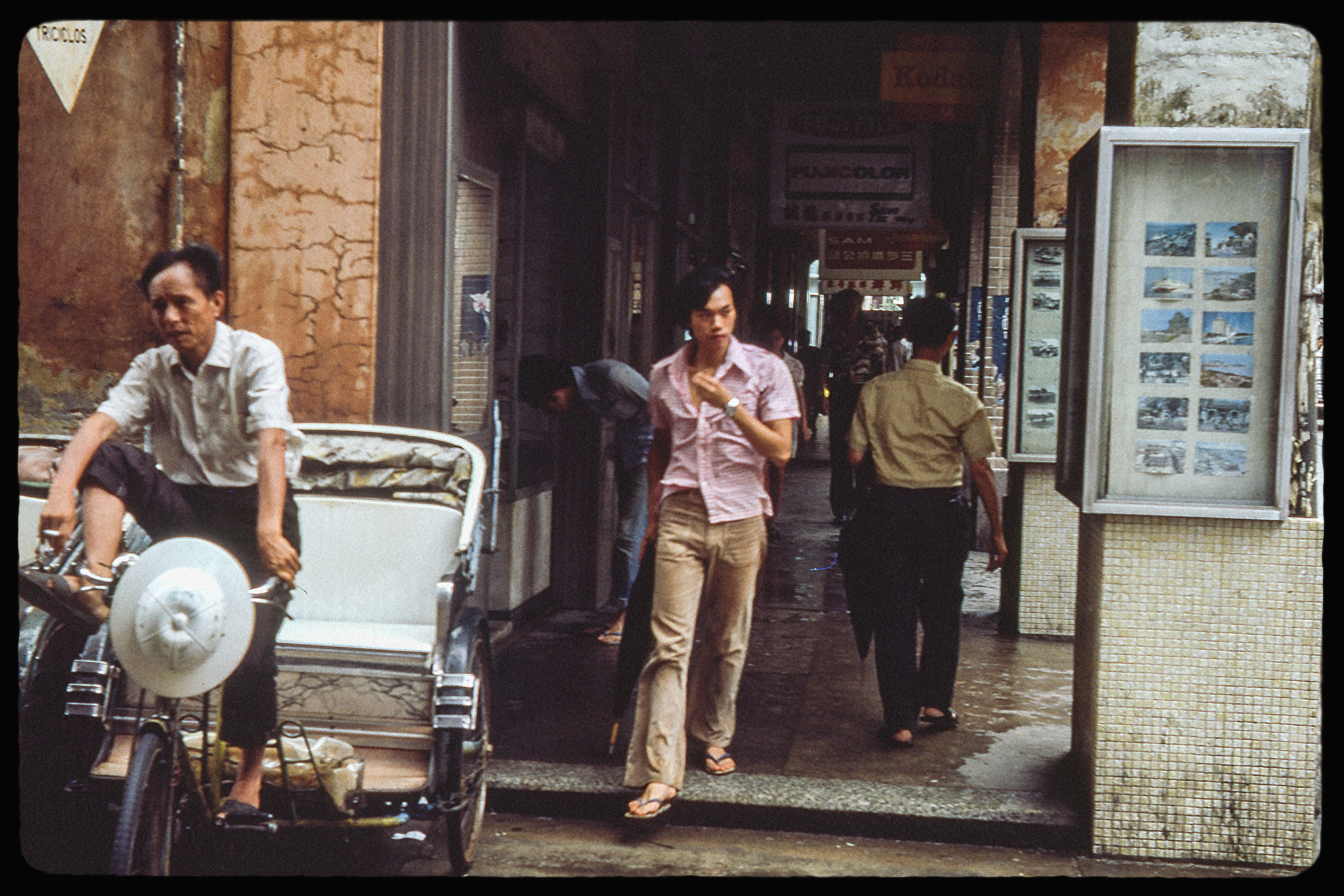 Color Slide from a Craigslist find. Collection is close to 75,000 photos. A lifetime worth of photos all from one photographer. Lawrence W. Creel, 63, died Friday, Aug. 5, 2005, in his home. Mr. Creel was an Air Force veteran.