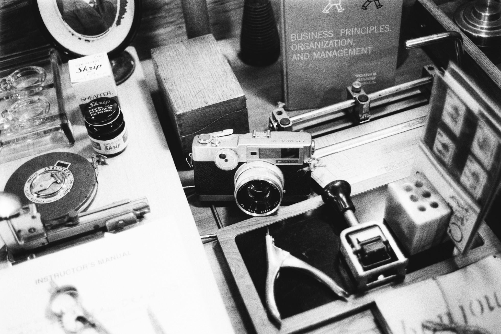 Camera: Minolta CLE Lens: 40mm M Rokkor Film: HP5+ plus rated at 1600