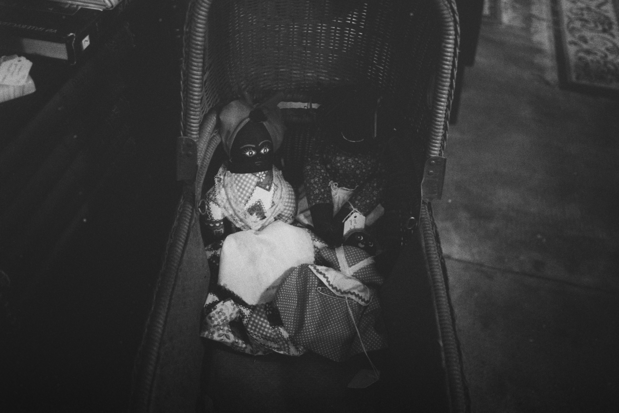 Camera: Minolta CLE Lens: 40mm M Rokkor Film: HP5+ plus rated at 1600