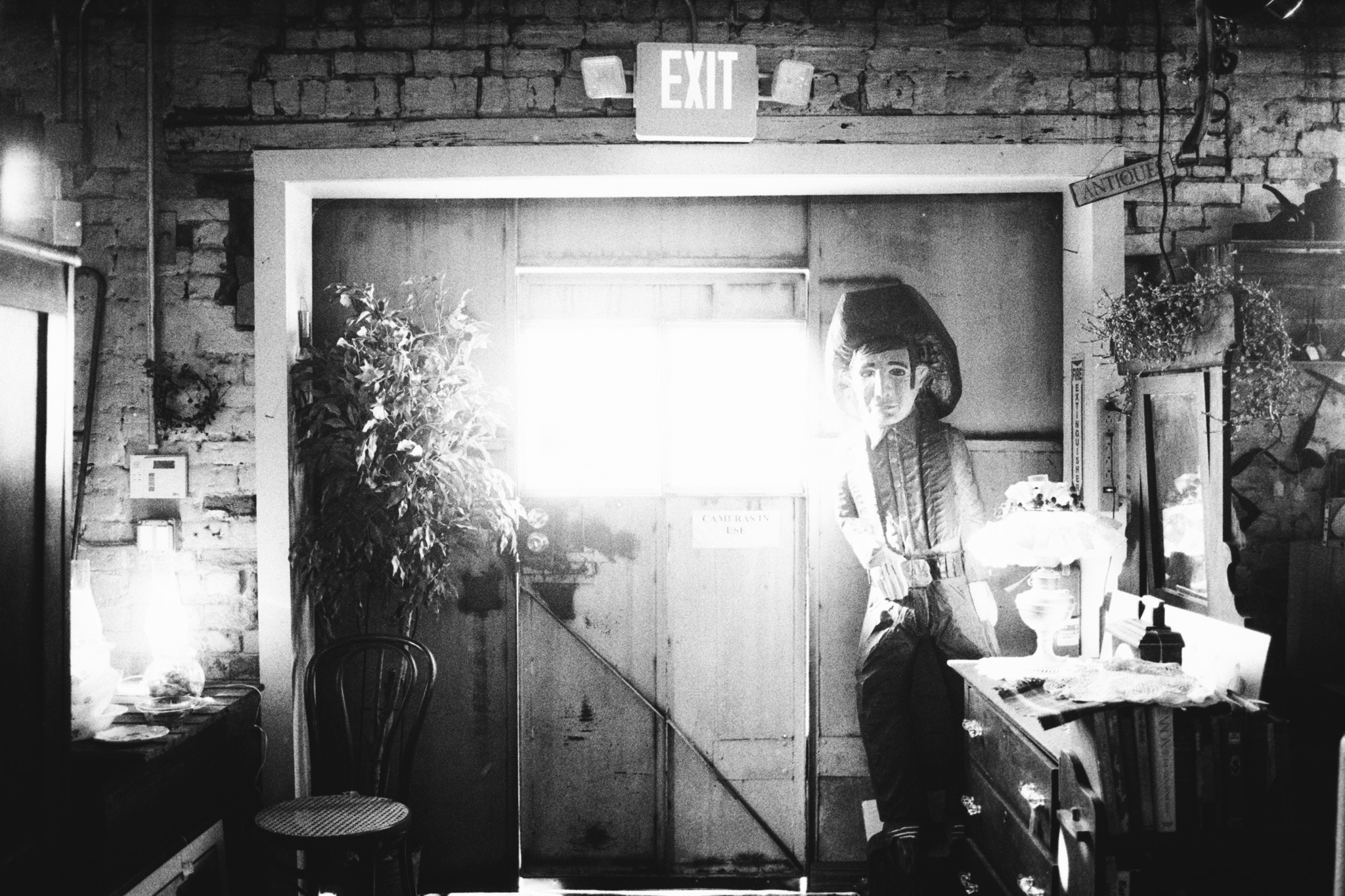 Camera: Minolta CLE Lens: 40mm M Rokkor Film: HP5+ plus rated at 1600