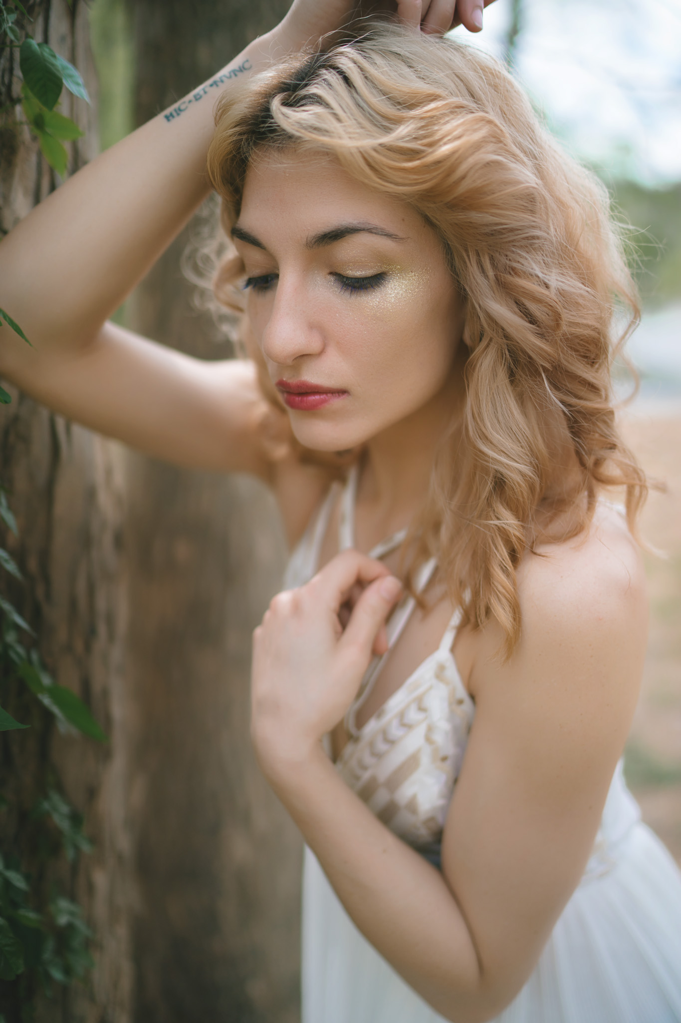 Model: Sophi Cameras used: Sony A7ii Lens: Sony Distagon T* FE 35mm f/1.4 ZA
