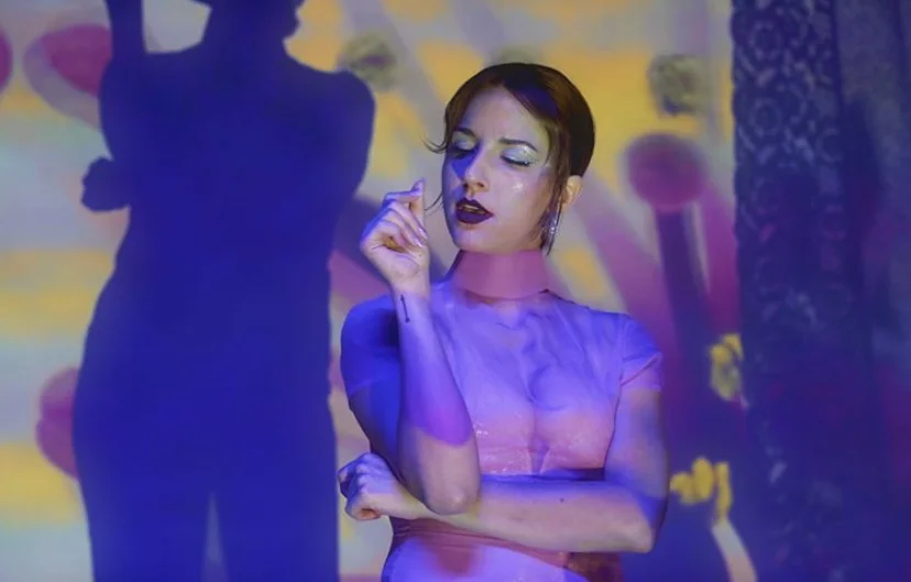 Estrella Fugaz Music Video Belen Cusi