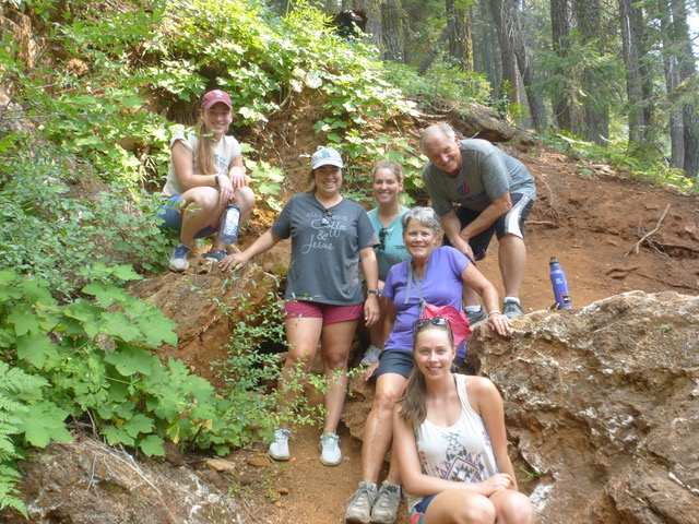 Afternoon hike to the crystal mine