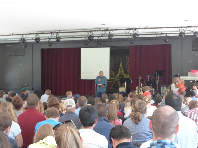 Paul leads a family devotional at the final session for Park Street’s Family Camp.