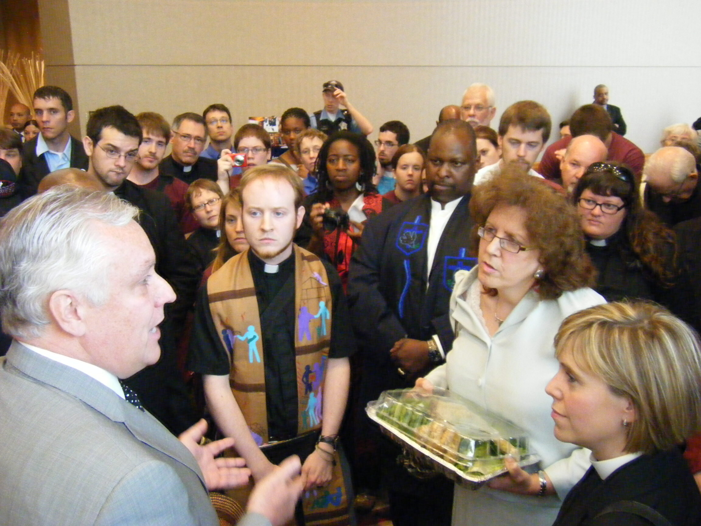 Rabbi Penzner confronts Rob Webb.jpg