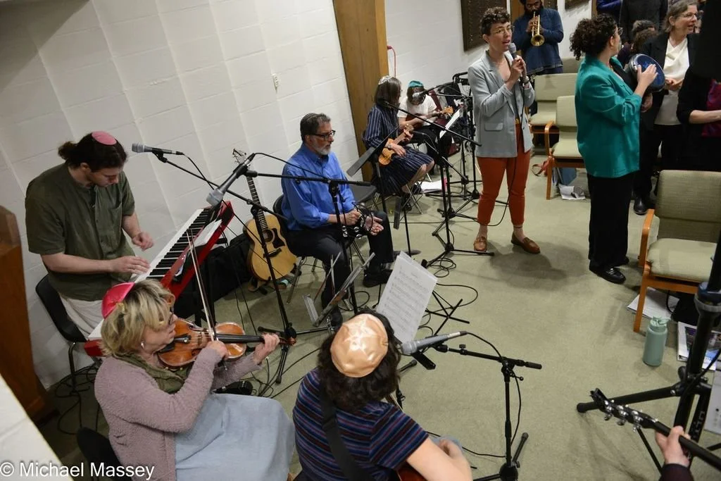 rabbi installation w musicians.jpeg