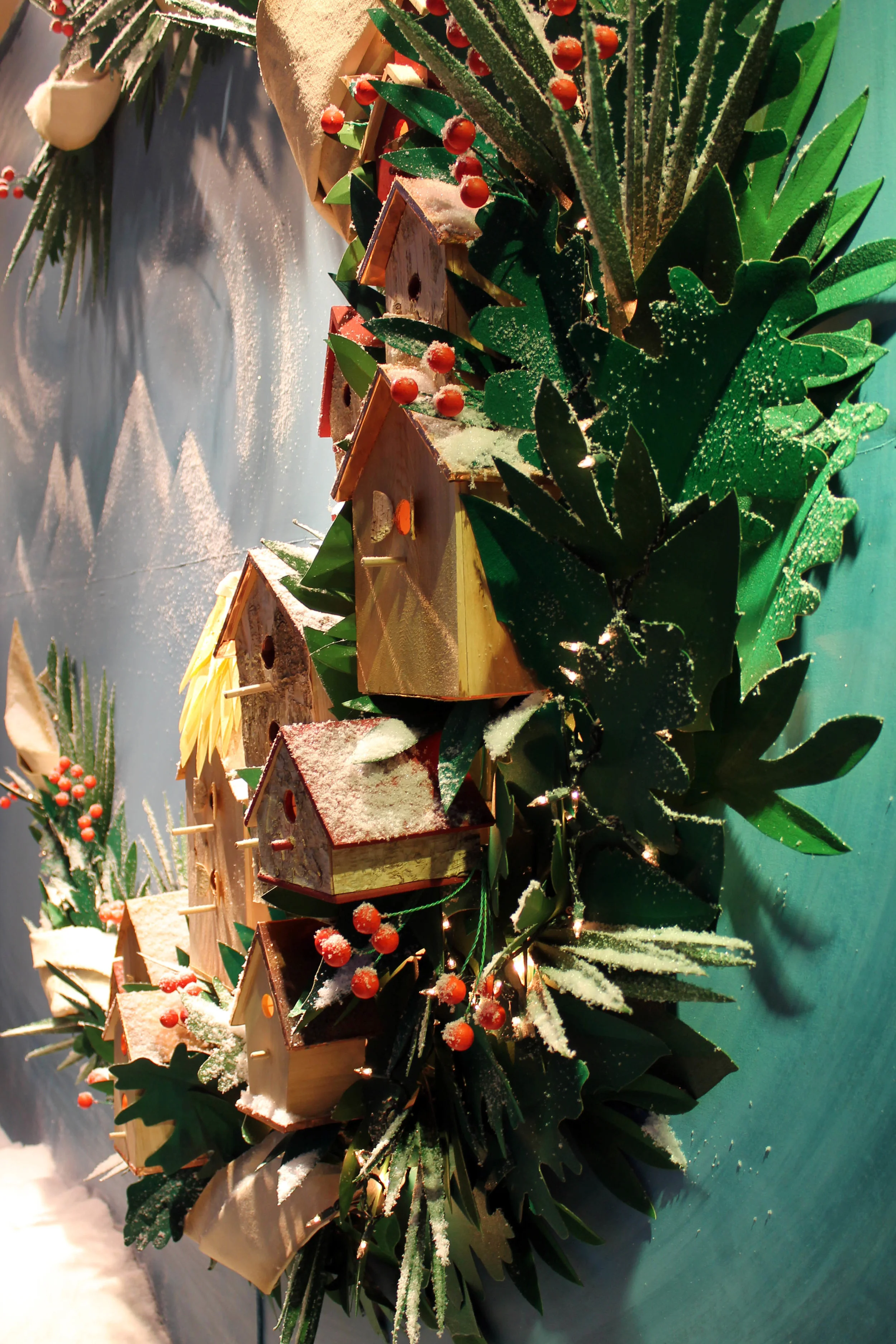 Holiday Window [don mills] 522 detail1.jpg