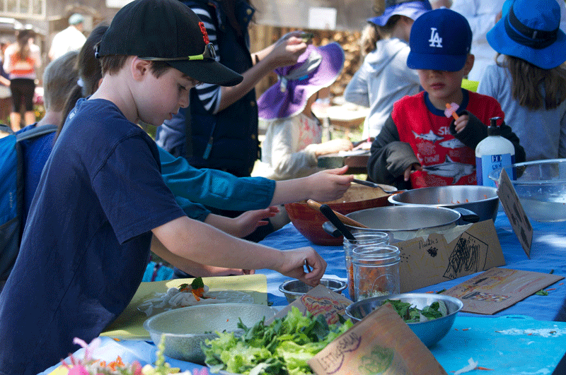 kids-making-salad.png