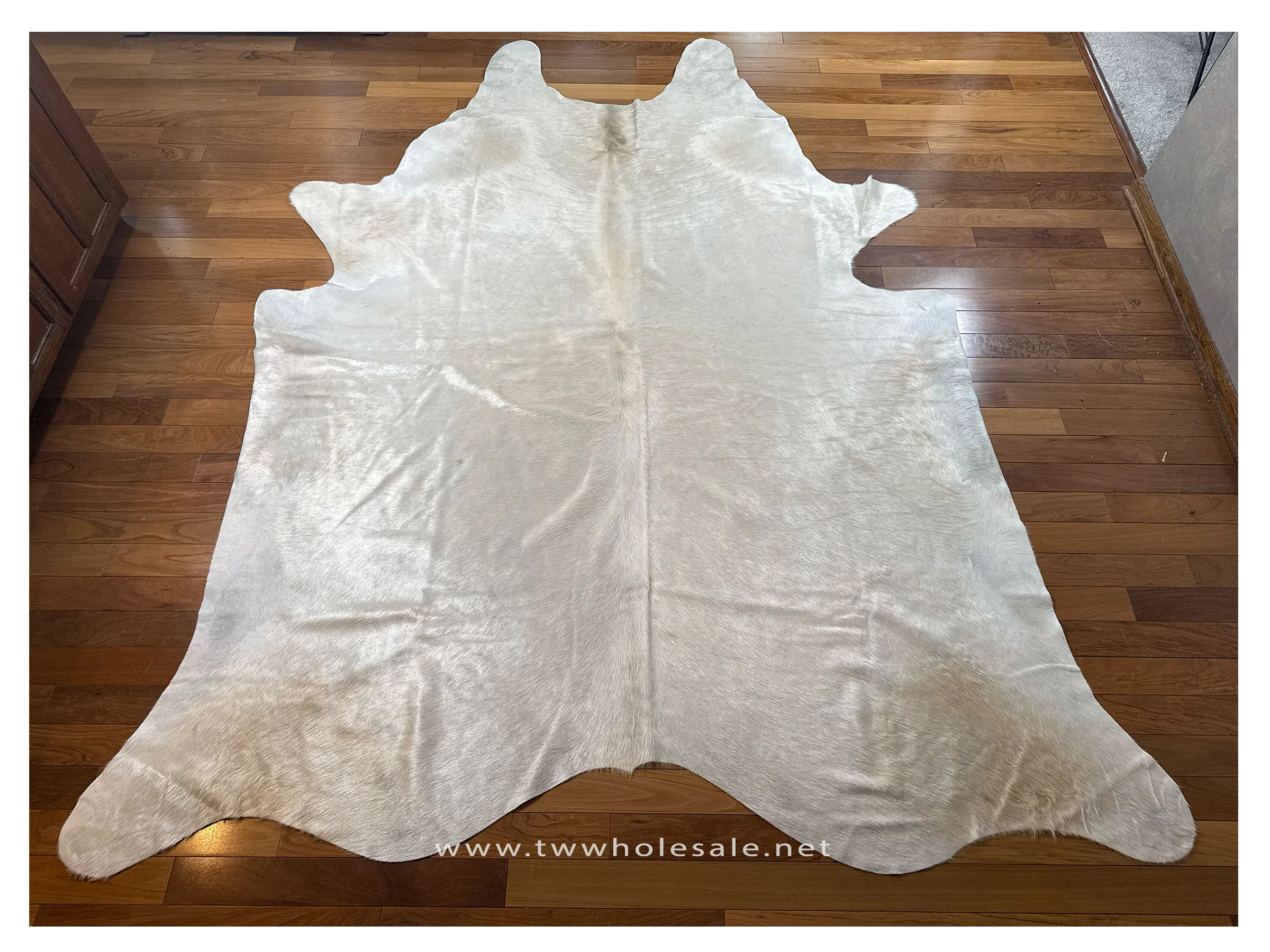 white cowhide rug #2025