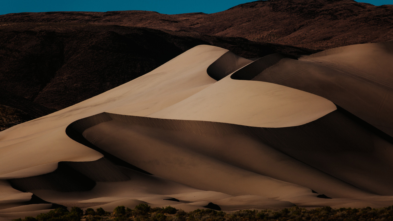 The immensely varying beauty of Nevada and the Great Basin takes us by pleasant surprise.