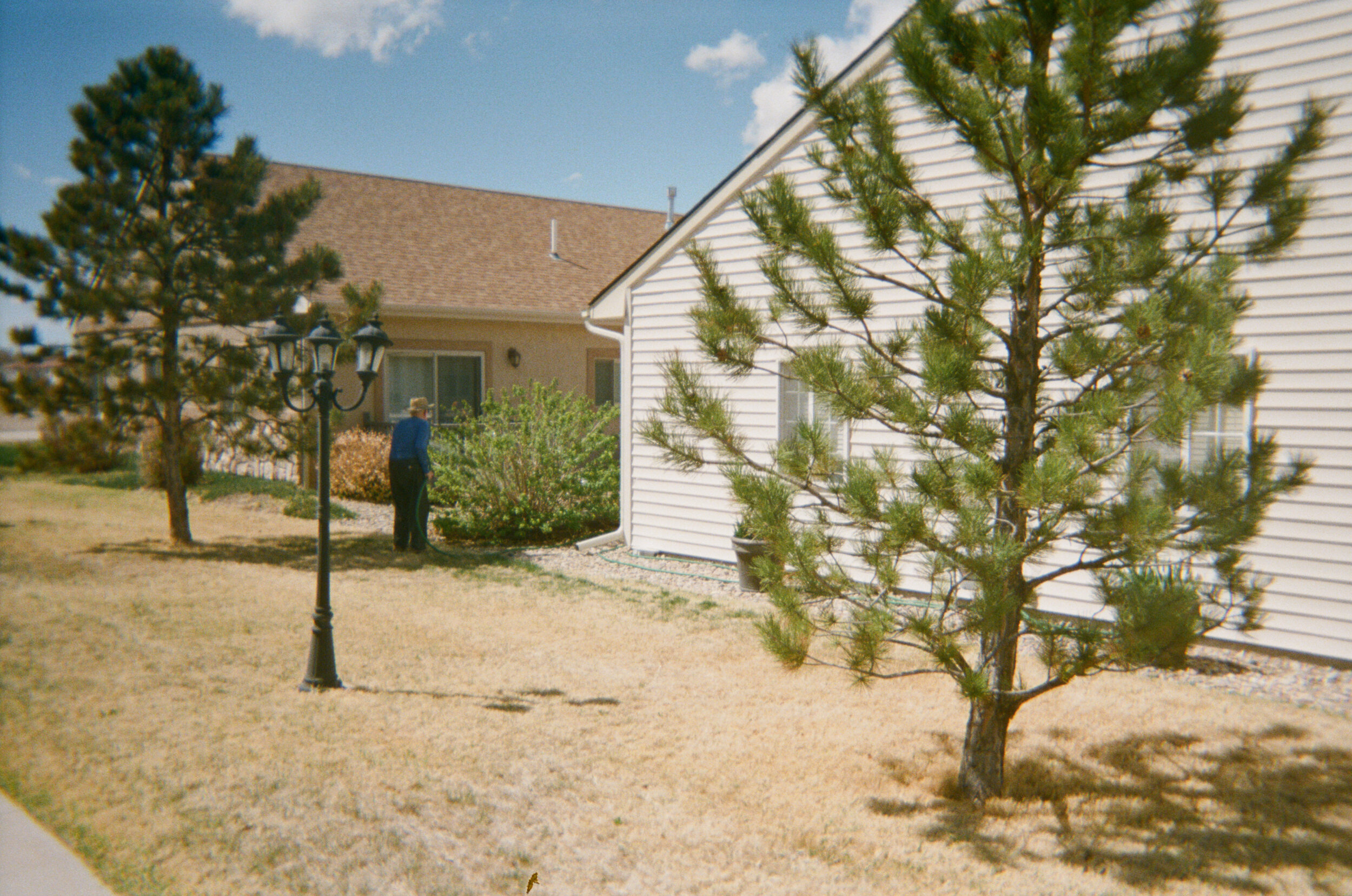 Elliot-Ross-Photographer-NYTimes-Rural-Eldercare_06.jpg