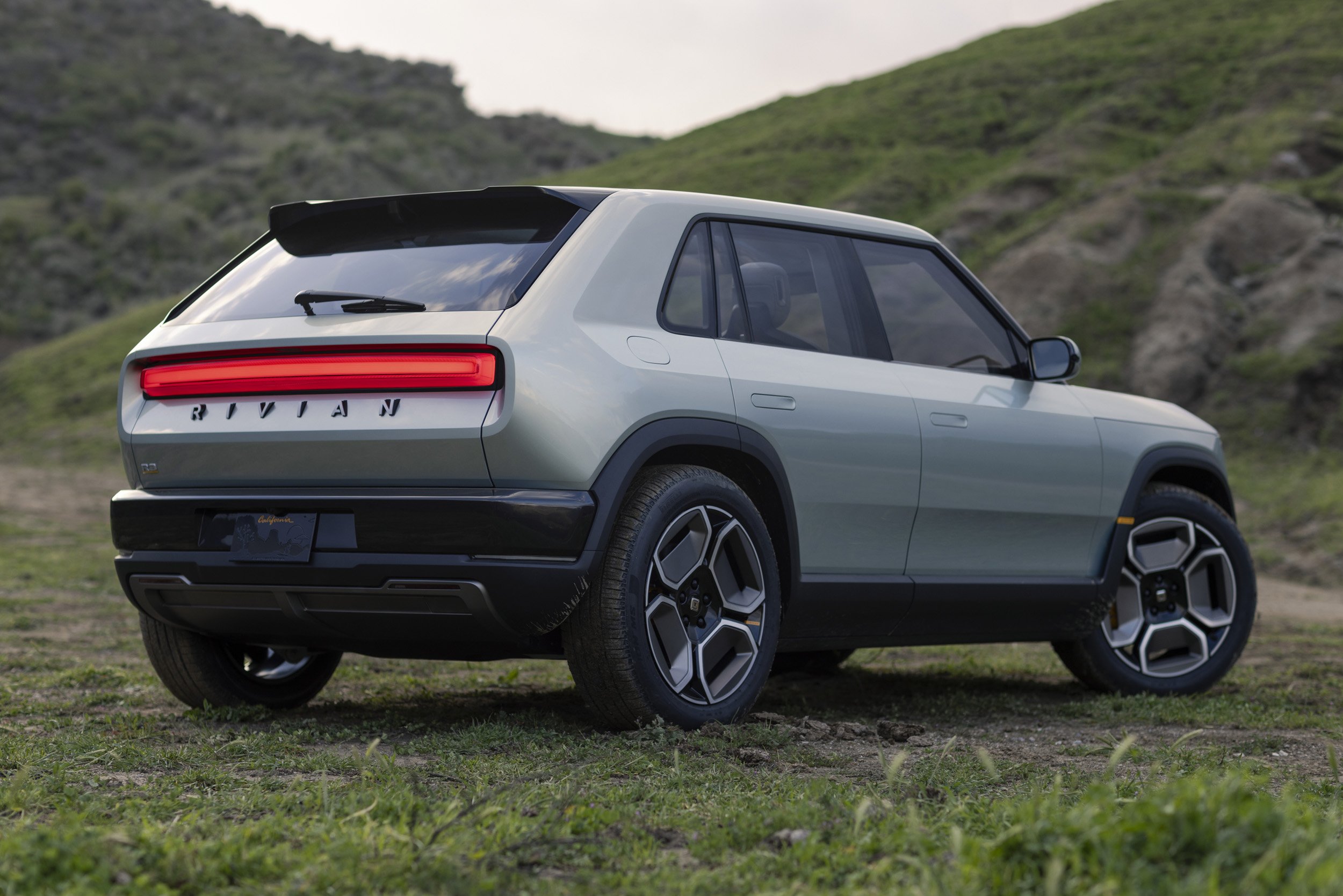 Rivian_R2_R3_R3X_ElliotRoss-photographer_18.jpg