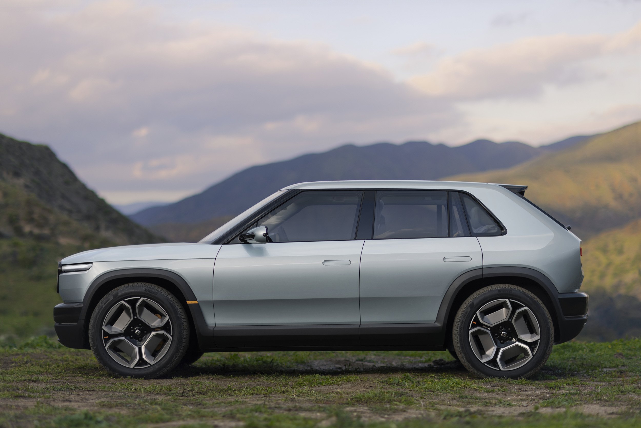 Rivian_R2_R3_R3X_ElliotRoss-photographer_19.jpg