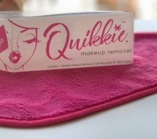 Who's up for a Quikkie?⠀⠀⠀⠀⠀⠀⠀⠀⠀
If you haven't used these #makeup remover cloths before them OMG you are missing out.⠀⠀⠀⠀⠀⠀⠀⠀⠀
If you are like me and all cleansers just make your skin feel dry, then these babies are the solution.⠀⠀⠀⠀⠀⠀⠀⠀⠀
Just using